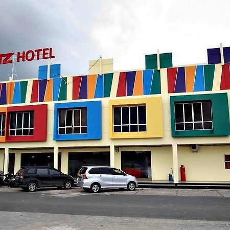 Hotel Blitz Batam Zewnętrze zdjęcie