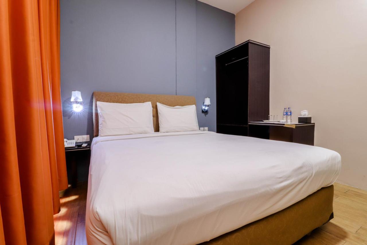 Hotel Blitz Batam Zewnętrze zdjęcie