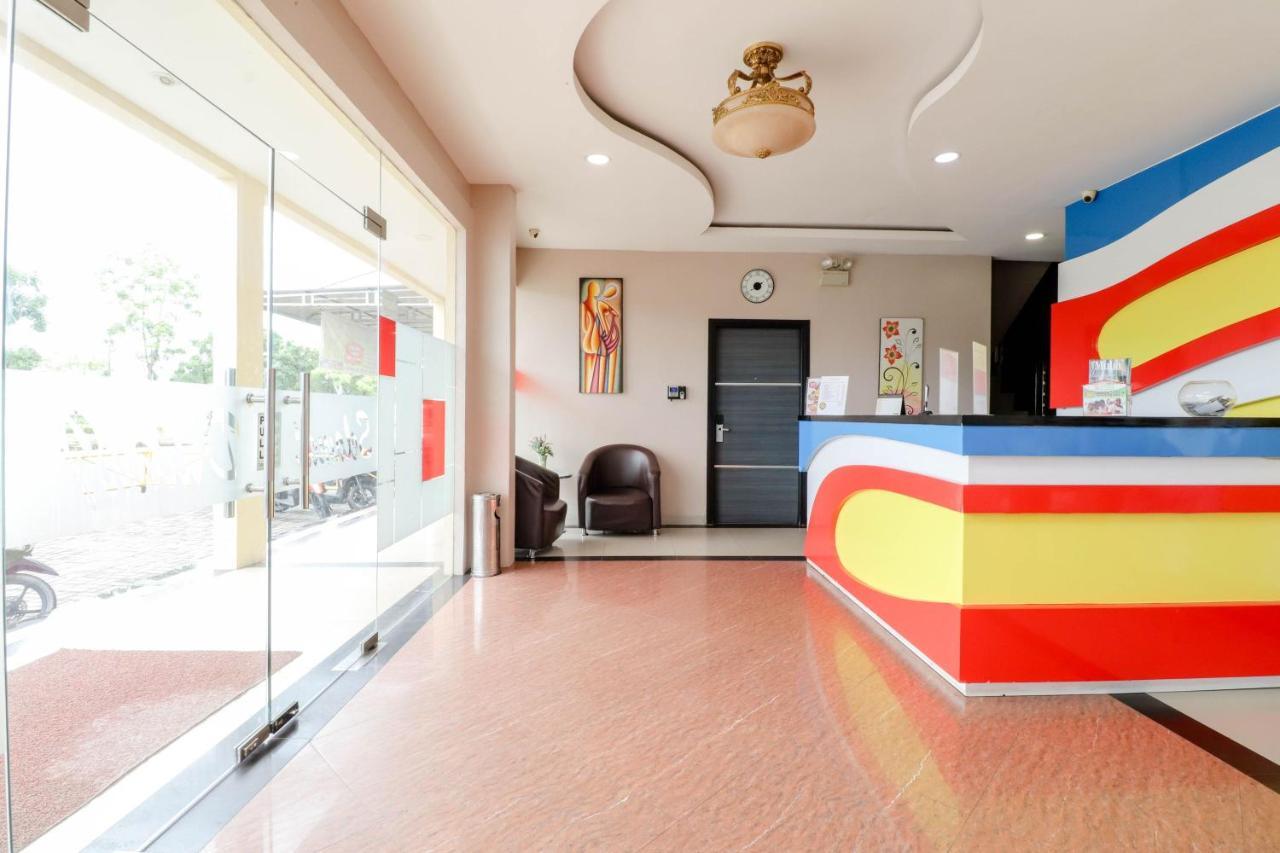 Hotel Blitz Batam Zewnętrze zdjęcie