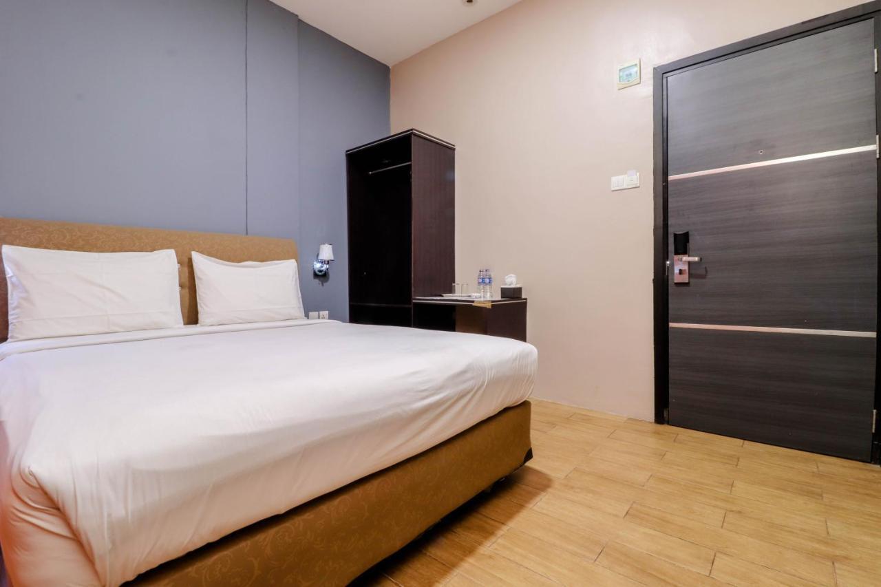 Hotel Blitz Batam Zewnętrze zdjęcie