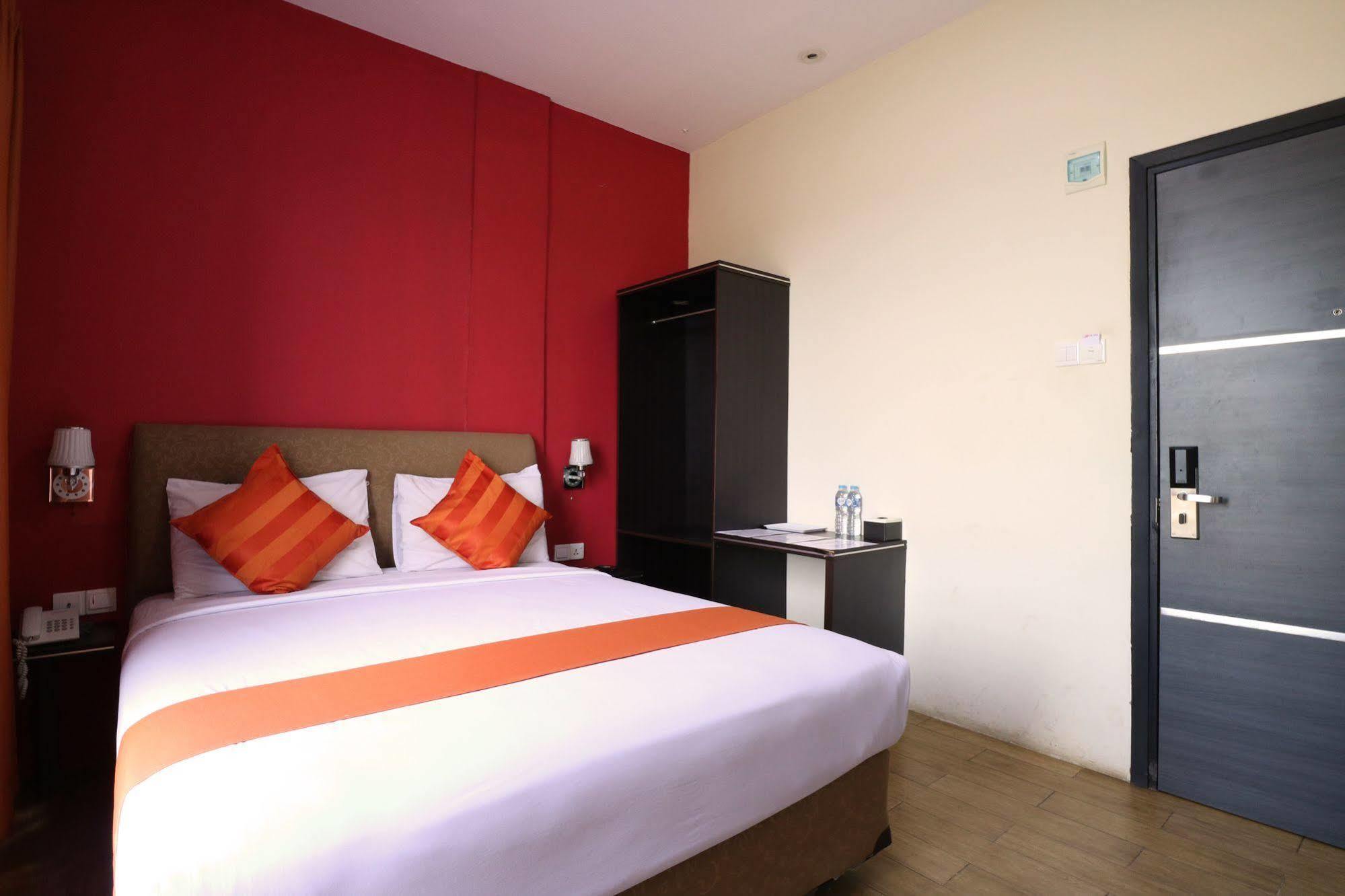 Hotel Blitz Batam Zewnętrze zdjęcie