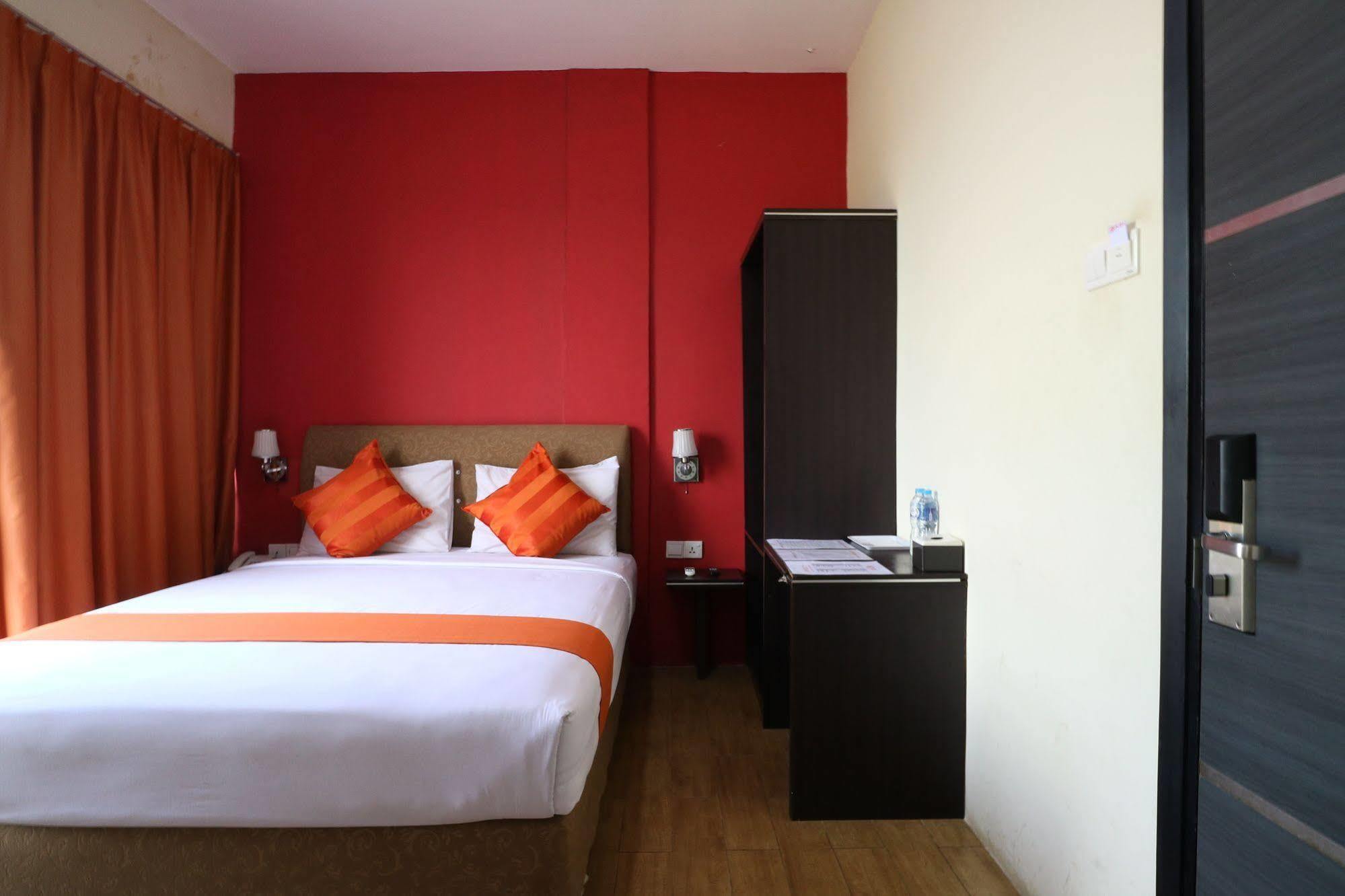 Hotel Blitz Batam Zewnętrze zdjęcie