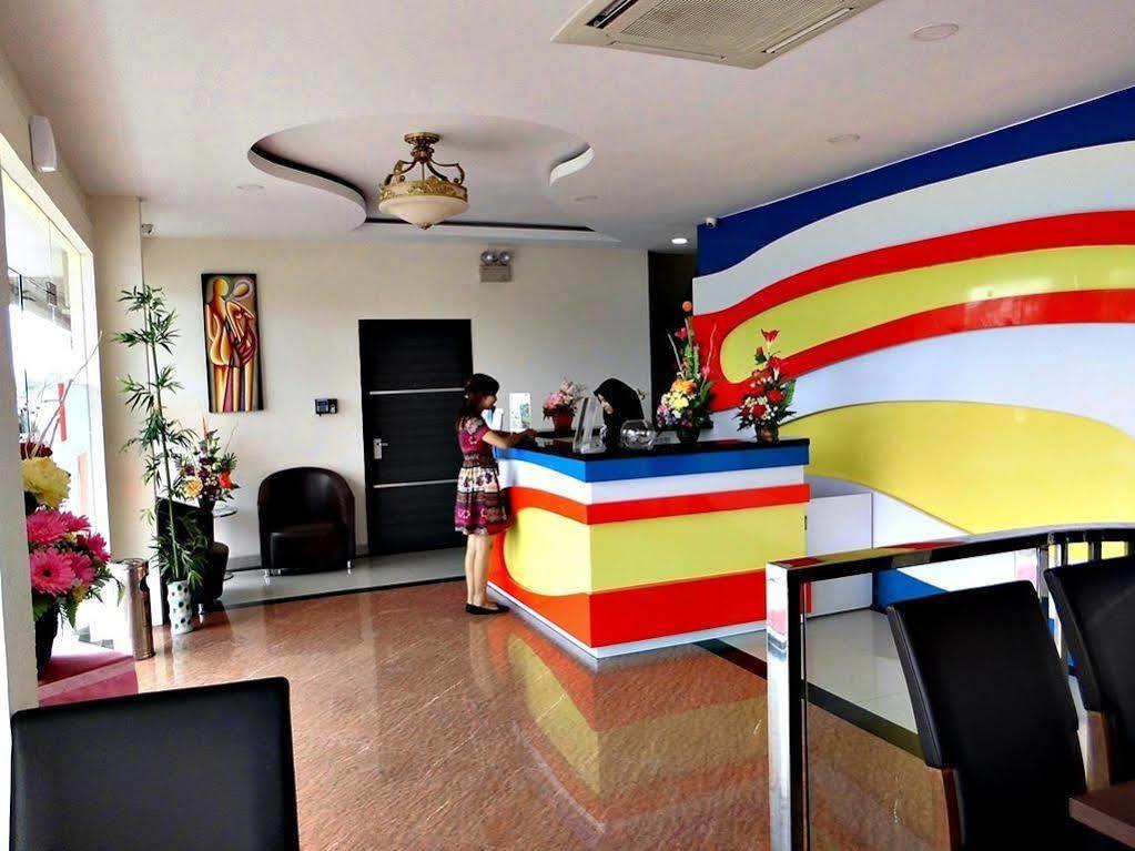 Hotel Blitz Batam Zewnętrze zdjęcie