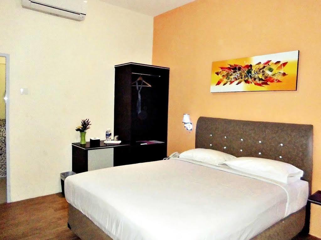 Hotel Blitz Batam Zewnętrze zdjęcie